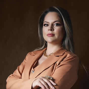 Elisiane Moreira - Advogada, Apresentadora e Colunista